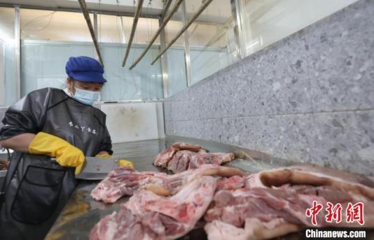 广西侗乡三江 腊味飘香促就业